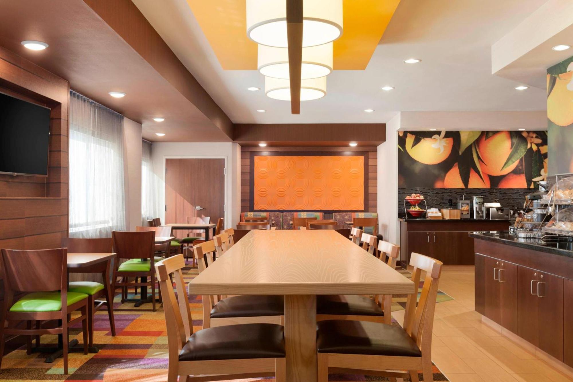 Fairfield Inn & Suites Лонгвю Екстериор снимка