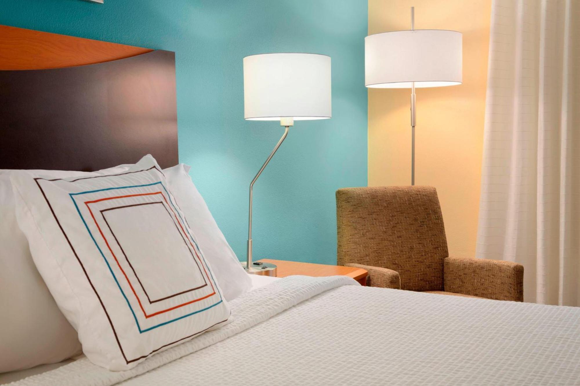 Fairfield Inn & Suites Лонгвю Екстериор снимка