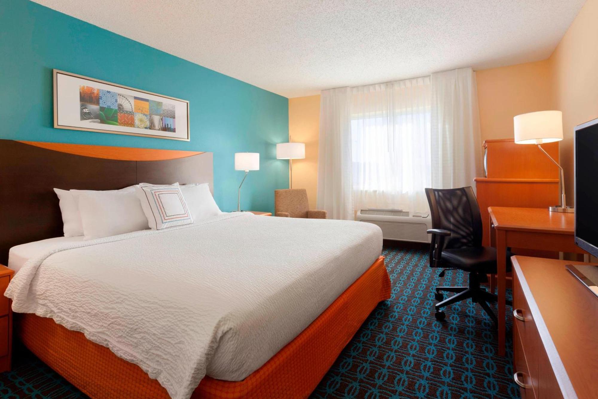 Fairfield Inn & Suites Лонгвю Екстериор снимка