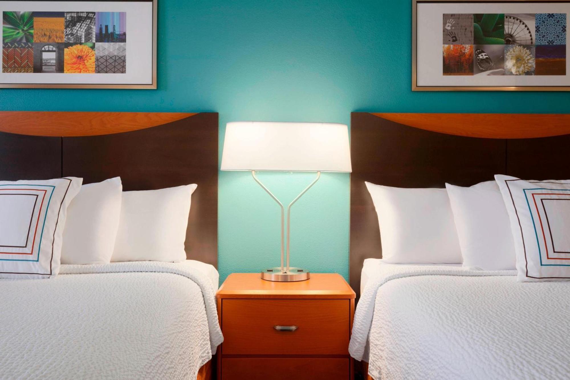 Fairfield Inn & Suites Лонгвю Екстериор снимка