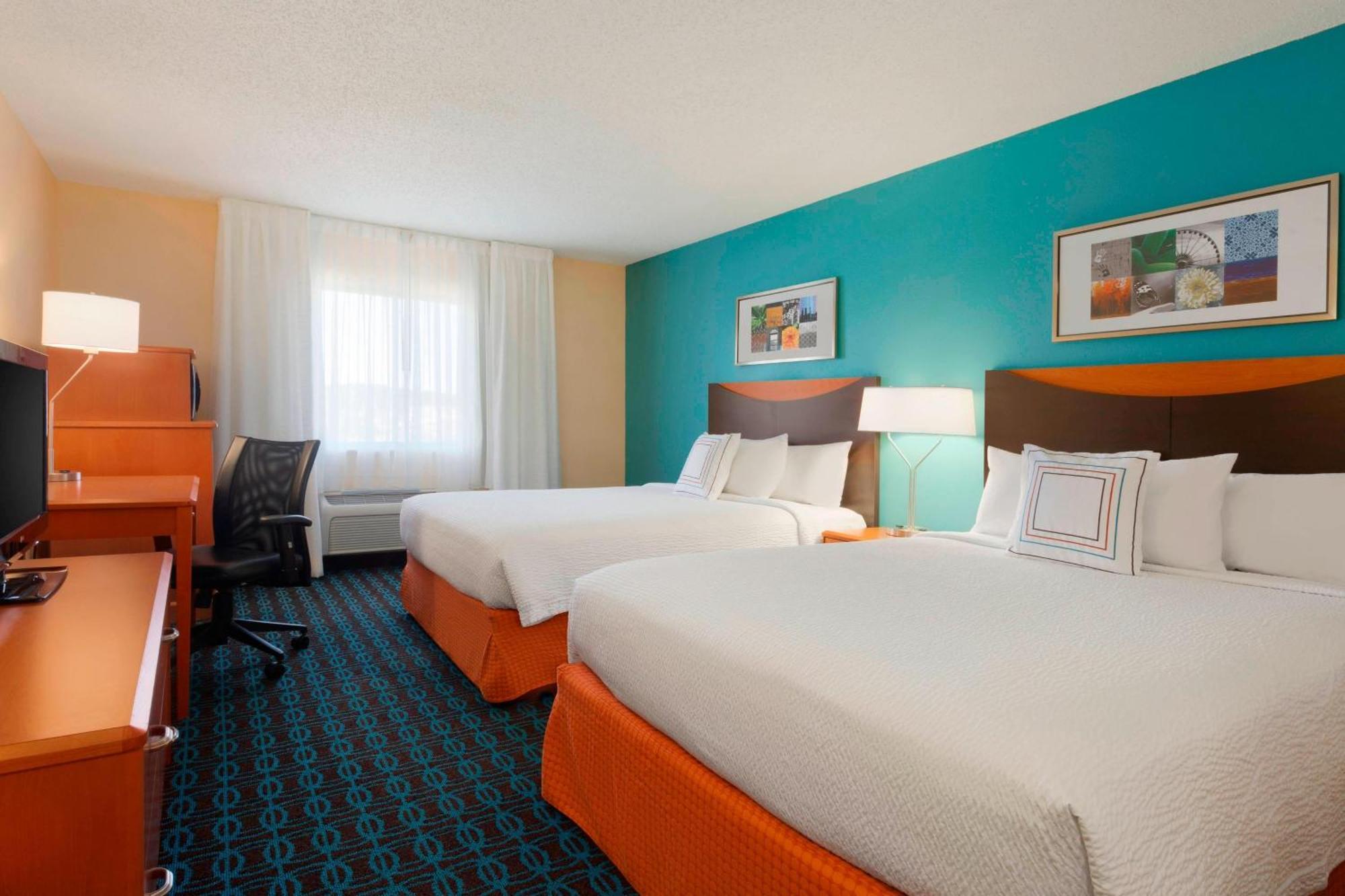 Fairfield Inn & Suites Лонгвю Екстериор снимка