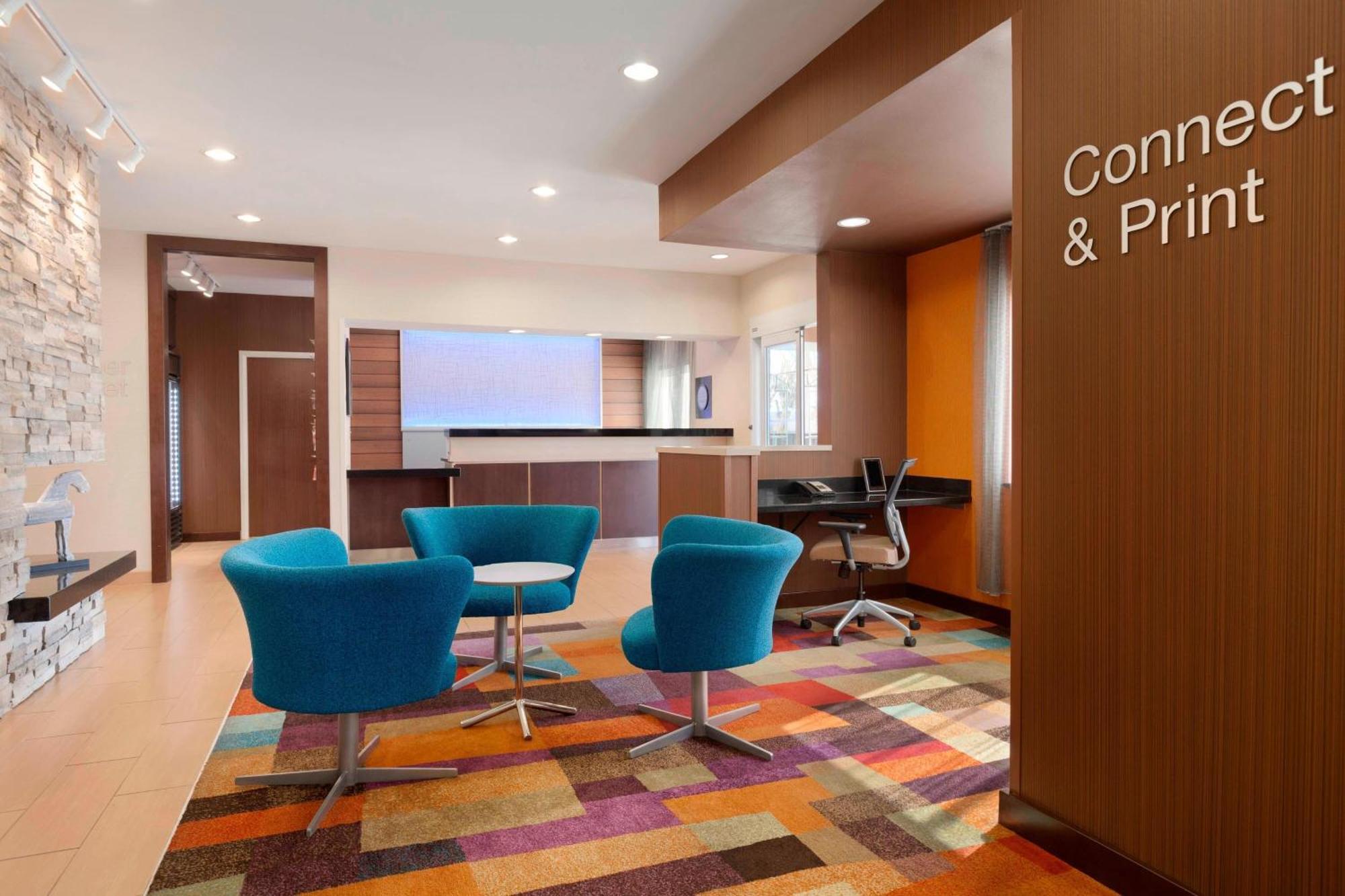 Fairfield Inn & Suites Лонгвю Екстериор снимка