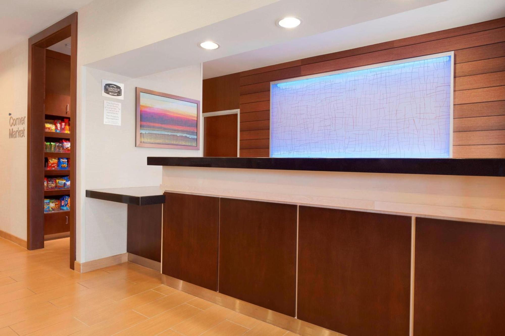 Fairfield Inn & Suites Лонгвю Екстериор снимка