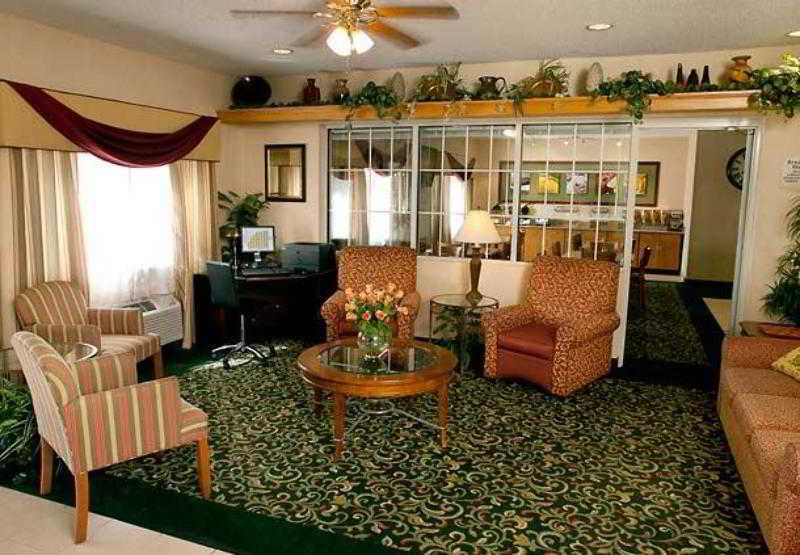 Fairfield Inn & Suites Лонгвю Екстериор снимка