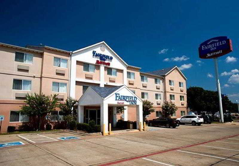 Fairfield Inn & Suites Лонгвю Екстериор снимка